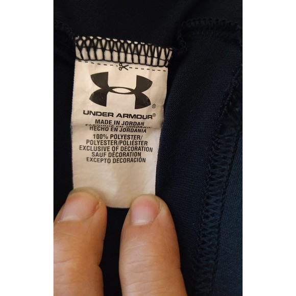 Under armour black size small v-neck top - Picture 8 of 8